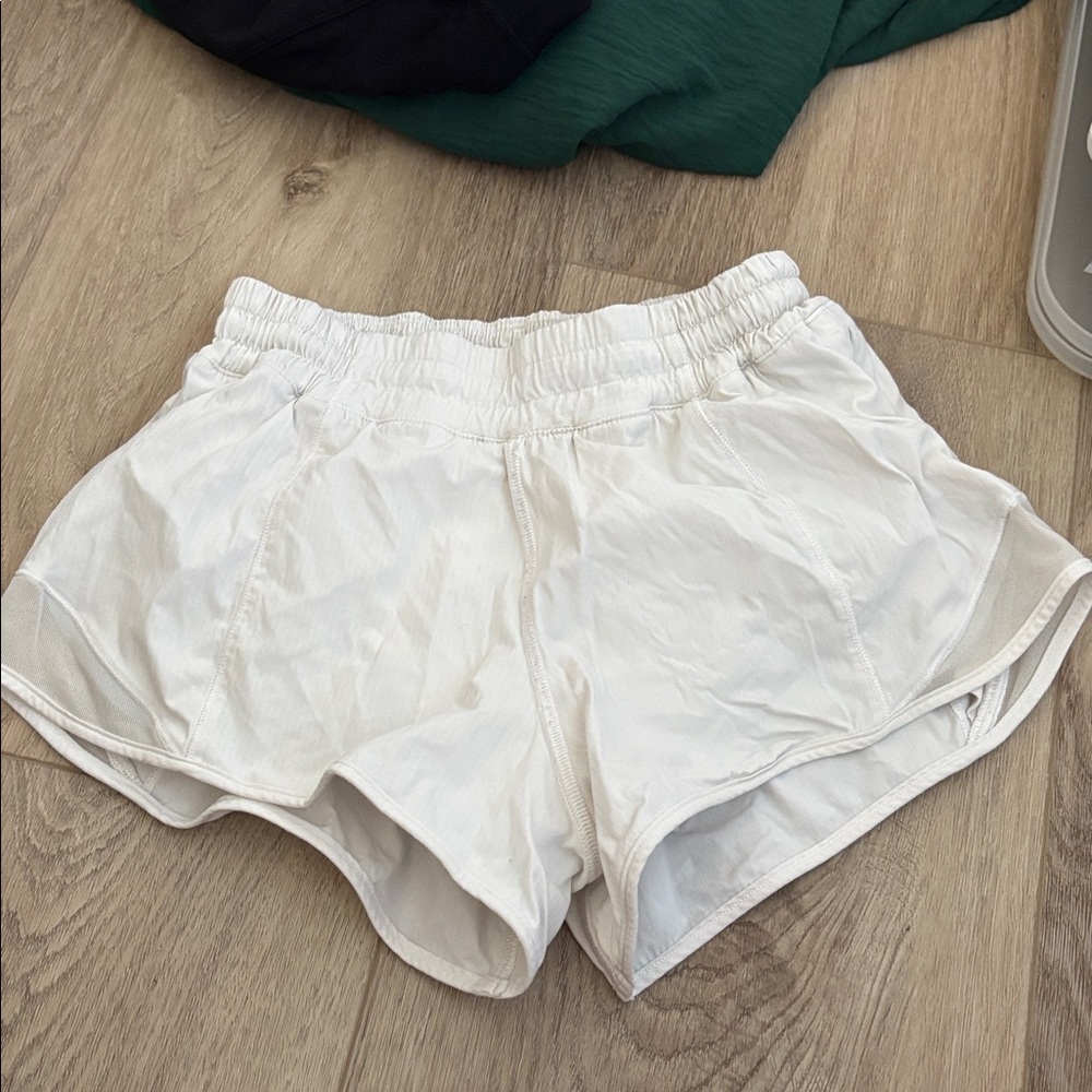 Lululemon White hottie hots